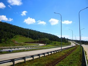 Wusss... Manado-Bitung 30 Menit Lewat Jalan Tol