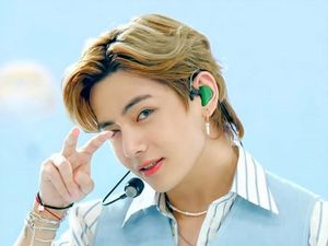 Foto: 8 Visual Grup KPop Paling Ganteng Versi Dispatch, V BTS Nomor Satu Foto: 8 Visual Grup KPop Paling Ganteng Versi Dispatch, V BTS Nomor Satu