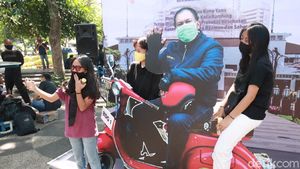 Urang Bandung Bisa Bonceng dan Selfie Vespa Walikota atau Harley