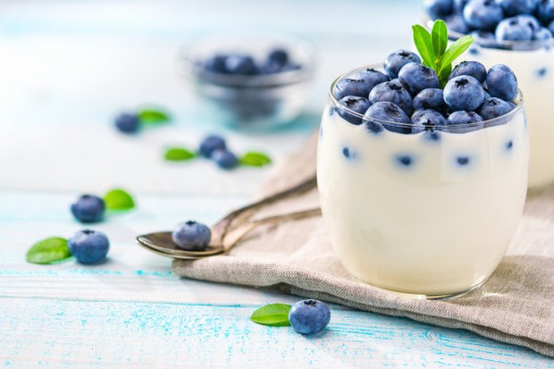 Yogurt Probiotik/freepik.com Yogurt ini mengandung nutrisi yang penting untuk tubuh, seperti kalsium, kalium, fosfor, riboflavin dan vitamin B12.