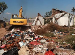 Penampakan 169 Kios Pasar Cileunyi Dieksekusi untuk Tol Cisumdawu