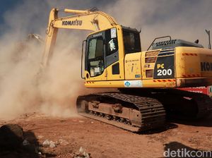 Ratusan Kios Pasar Sehat Cileunyi Dieksekusi untuk Tol Cisumdawu