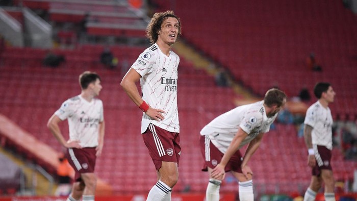 LIVERPOOL, ENGLAND - SEPTEMBER 28: David Luiz of Arsenal looks on during the Premier League match between Liverpool and Arsenal at Anfield on September 28, 2020 in Liverpool, England. Sporting stadiums around the UK remain under strict restrictions due to the Coronavirus Pandemic as Government social distancing laws prohibit fans inside venues resulting in games being played behind closed doors. (Photo by Laurence Griffiths/Getty Images)