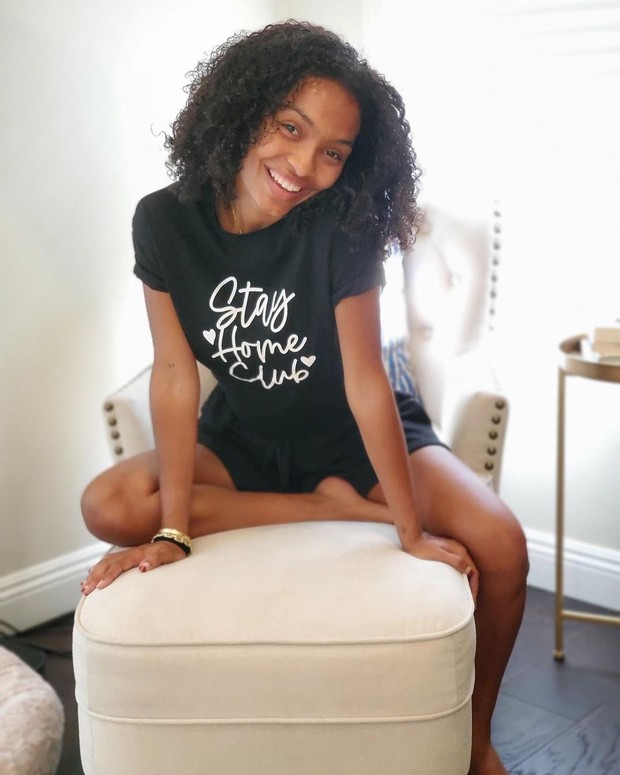 Meskipun terlihat sederhana, gaya dan pesonanya tetap tidak bisa hilang