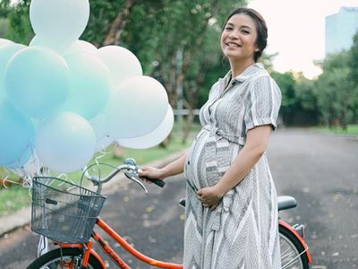 7 Gaya Chelsea Olivia Pemotretan Hamil Sambil Ungkap Jenis Kelamin Anak ke-2