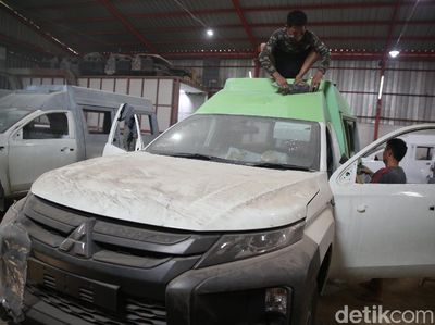 Mengintip Foto Perakitan Ambulans di Bekasi