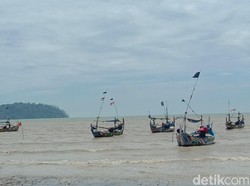 10 Kota Rawan Tsunami hingga Pantai Benteng Portugis yang Viral