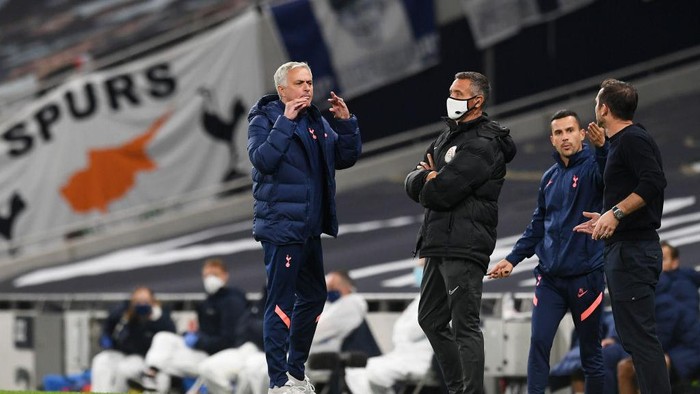 LONDON, ENGLAND - SEPTEMBER 29: Jose Mourinho, Manager of Tottenham Hotspur reacts during the Carabao Cup fourth round match between Tottenham Hotspur and Chelsea at Tottenham Hotspur Stadium on September 29, 2020 in London, England. Football Stadiums around United Kingdom remain empty due to the Coronavirus Pandemic as Government social distancing laws prohibit fans inside venues resulting in fixtures being played behind closed doors. (Photo by Neil Hall - Pool/2020 Getty Images)