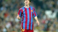 Lionel Messi sebenarnya juga dulu pernah menutup tahun tanpa mencetak gol dari penalti. Itu dilakukannya pada tahun 2006 saat berseragam Barcelona (Getty Images)