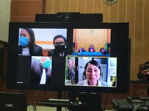 Video Tangis Lucinta Luna Pecah saat Divonis 1,5 Tahun Penjara Video Tangis Lucinta Luna Pecah saat Divonis 1,5 Tahun Penjara