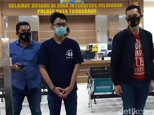 Melihat Lagi Tampang Pelaku Pencoret Musala Saya Kafir
