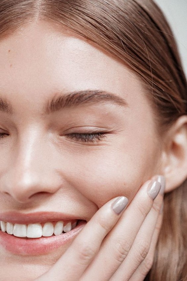 Mencegah Timbulnya Jerawat/Foto:Pinterest.com Banyak yang nggak tahu, tonner memiliki peran yang penting untuk mencegah timbulnya jerawat. Maka dari itu, jangan skip penggunaan toner sebagai rangkaian skincare rutin ya.