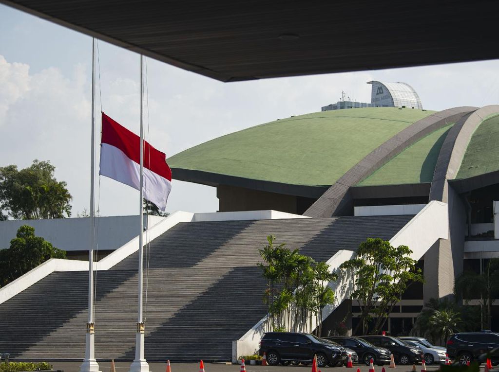5 Dirut BUMN Tambang Dipanggil DPR, Ada Apa? 5 Dirut BUMN Tambang Dipanggil DPR, Ada Apa?
