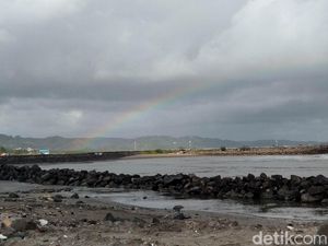 Nelayan Cikidang Pangandaran Keluhkan Pendangkalan Muara Sungai