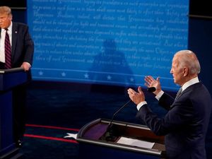 Lihat Aksi Parodi Debat Capres AS Trump Vs Biden di SNL