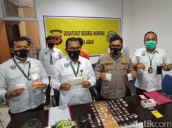 Ungkap 3 Aksi Modus Tempel, Polda Jabar Sita 1 Kg Sabu