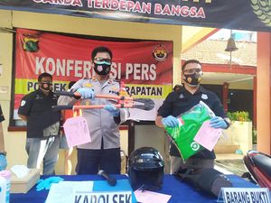 Jadi Modus Pecurian Kotak Amal di Jaksel, Akun Ojol Disewa Pelaku Rp 300 Ribu Jadi Modus Pecurian Kotak Amal di Jaksel, Akun Ojol Disewa Pelaku Rp 300 Ribu