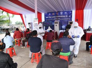 Ramai-ramai Opang di Stasiun Cibinong Rapid Test Gratis