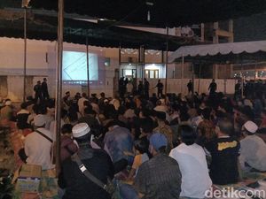 Dipenuhi Warga, Begini Suasana Nobar Film G30S/PKI di Medan Dipenuhi Warga, Begini Suasana Nobar Film G30S/PKI di Medan