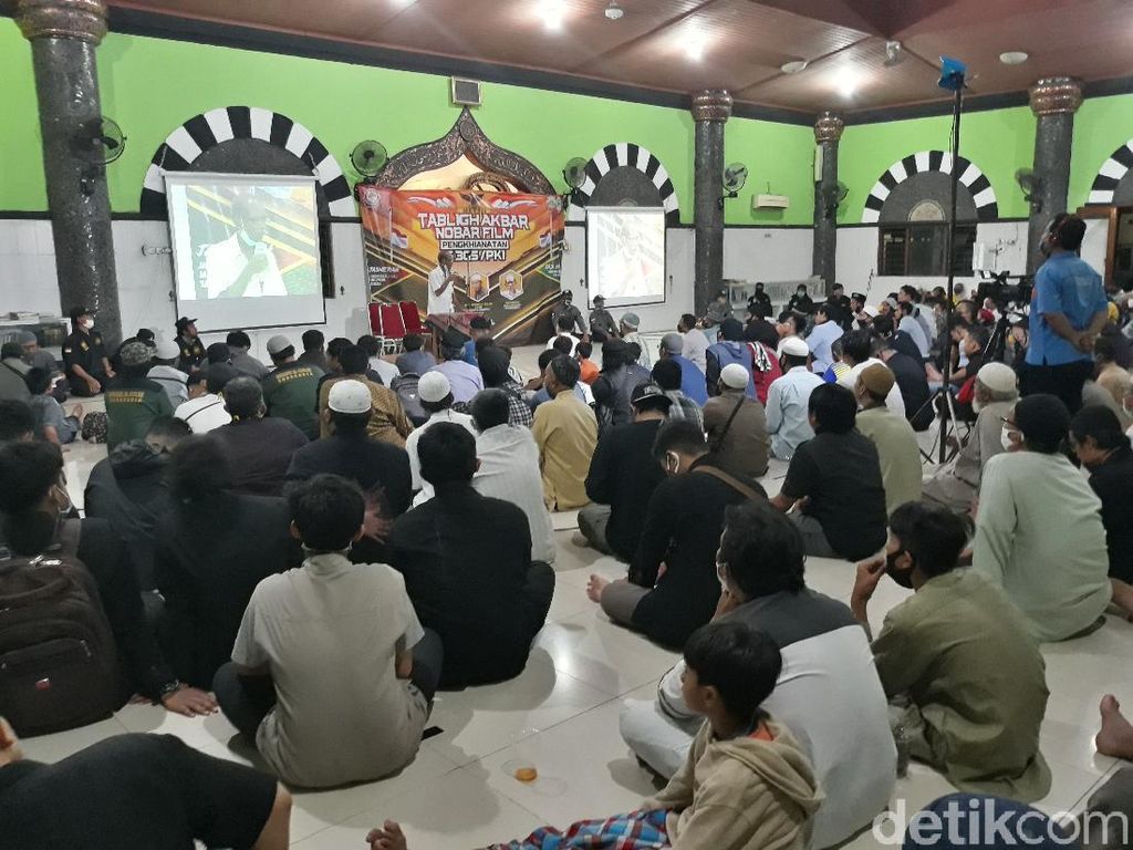 Nobar Film G30S/PKI Digelar di Masjid Mujahidin Banjarsari Solo