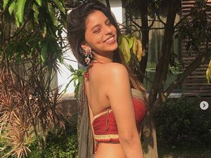 Dibully dan Disebut Jelek, Ini Pose Cantik Putri Shah Rukh Khan