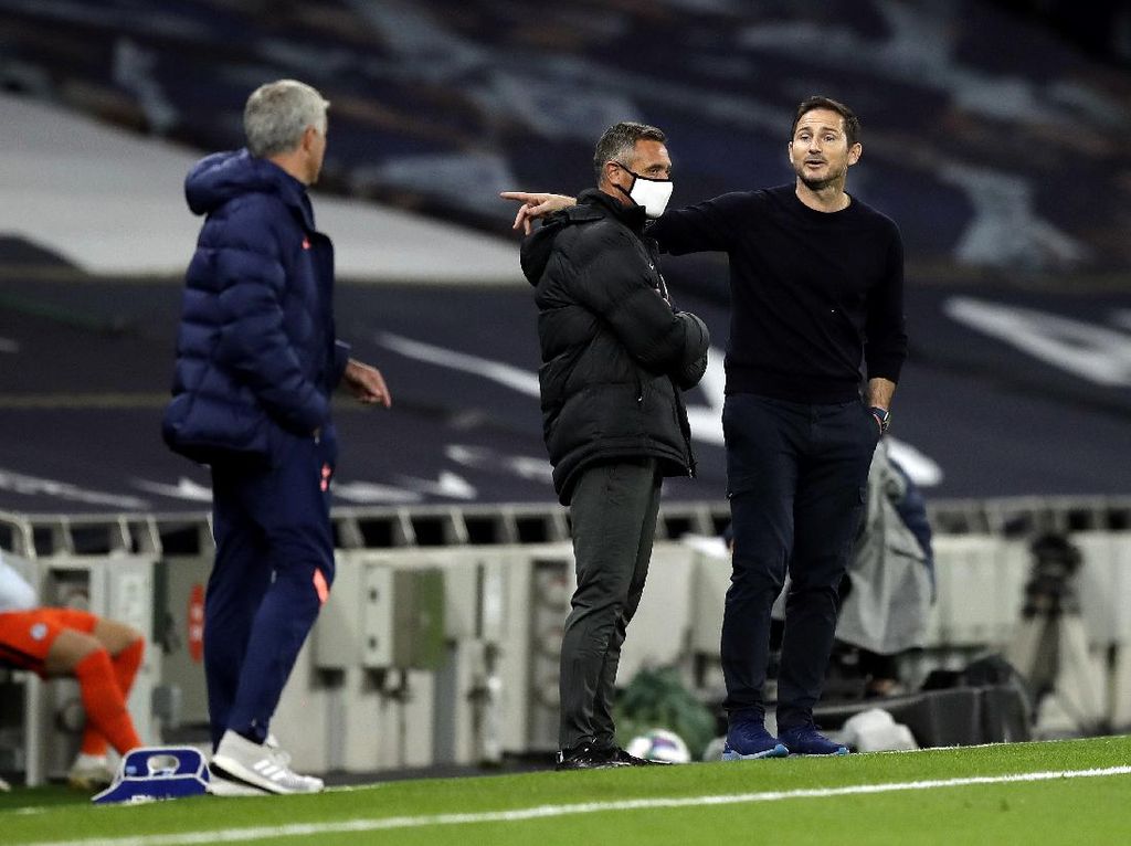 Mourinho-Lampard Enggak Ribut Kok, Cuma Lagi Senang-senang Saja Mourinho-Lampard Enggak Ribut Kok, Cuma Lagi Senang-senang Saja