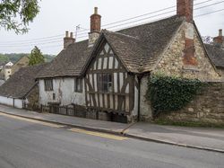 Katanya, Ini Penginapan Paling Berhantu di Inggris