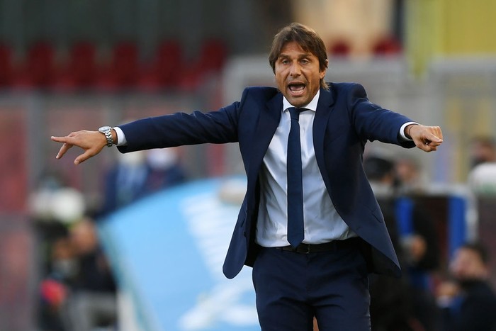 BENEVENTO, ITALY - SEPTEMBER 30: Antonio Conte FC Internazionale coach during the Serie A match between Benevento Calcio and FC Internazionale at Stadio Ciro Vigorito on September 30, 2020 in Benevento, Italy. (Photo by Francesco Pecoraro/Getty Images)