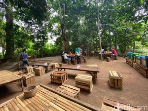 Heran, Di BSD Ada Tempat Makan Jelek Tapi Banyak yang Cari