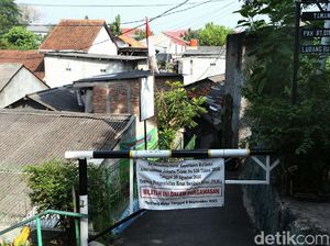 Cegah Virus Corona, Gang di Cipayung ini Lockdown