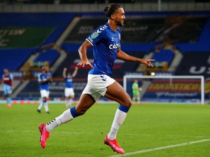 LIVERPOOL, ENGLAND - SEPTEMBER 30: Dominic Calvert-Lewin of Everton celebrates after scoring his sides fourth goal during the Carabao Cup fourth round match between Everton and West Ham United at Goodison Park on September 30, 2020 in Liverpool, England. Football Stadiums around United Kingdom remain empty due to the Coronavirus Pandemic as Government social distancing laws prohibit fans inside venues resulting in fixtures being played behind closed doors. (Photo by Alex Livesey/Getty Images)