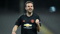 Dilansir dari The Sun, di peringkat kesepuluh ada Juan Mata. Pemain asal Spanyol itu dibeli MU dari Chelsea di tahun 2014 dengan harga 37 juta paun atau setara Rp 710 miliar (Getty Images)