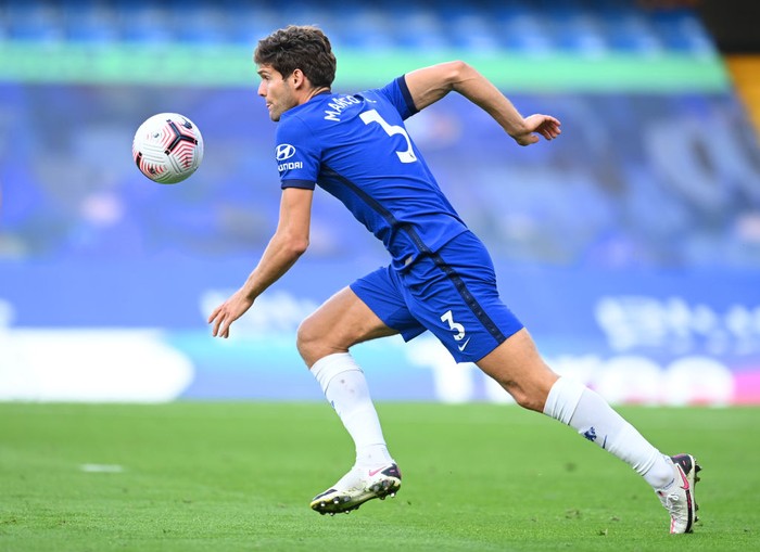 LONDON, ENGLAND - SEPTEMBER 20: Marcos Alonso of Chelsea in action during the Premier League match between Chelsea and Liverpool at Stamford Bridge on September 20, 2020 in London, England. (Photo by Michael Regan/Getty Images)