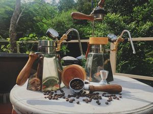 Pria Ini Raup Omzet Puluhan Juta Jual Mesin Espresso Tanpa Listrik