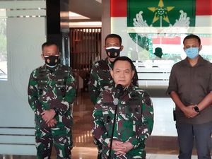 Pangdam Jaya Klarifikasi soal Video TNI Beri Tameng ke Pendemo