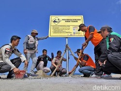 Potensi Tsunami di Jawa dan Kafe Anjing Pertama di Saudi