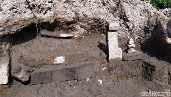 Penampakan Bebatuan yang Diduga Candi di Lereng Merbabu-Merapi