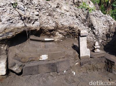 Penampakan Bebatuan yang Diduga Candi di Lereng Merbabu-Merapi