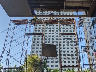 Perbaikan Plafon Lobi KPK yang Jebol Terus Berlanjut