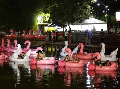 Serunya Festival Terapung Pertama di Brasil