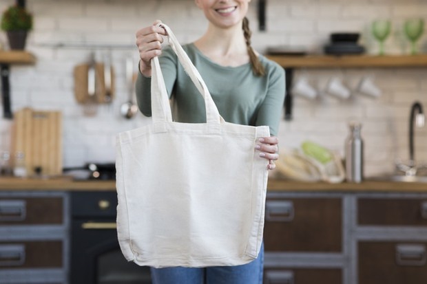 Untuk masa depan dan mengurangi pencemaran lingkungan yang ada di sekitar.