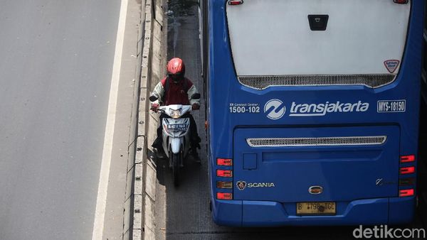 10 Gaya Urakan Bikers Warga +62