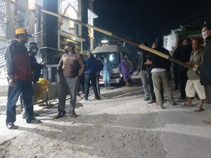 Usai Makamkan Jenazah COVID-19, Ambulans Dihadang Warga di Cianjur