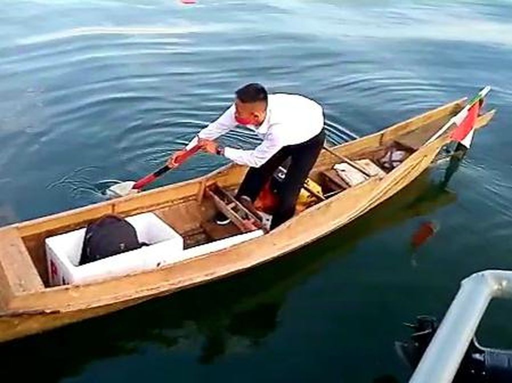 Anak Nelayan di Maros Berlayar Pakai Perahu Tradisional demi Seleksi TNI AL