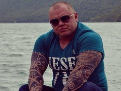 Akibat Berpenampilan Terlalu Macho, Wanita Ini Sempat Dilarang Naik Pesawat