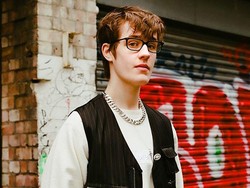 Aktor Archie Lyndhurst Ditemukan Meninggal Dunia