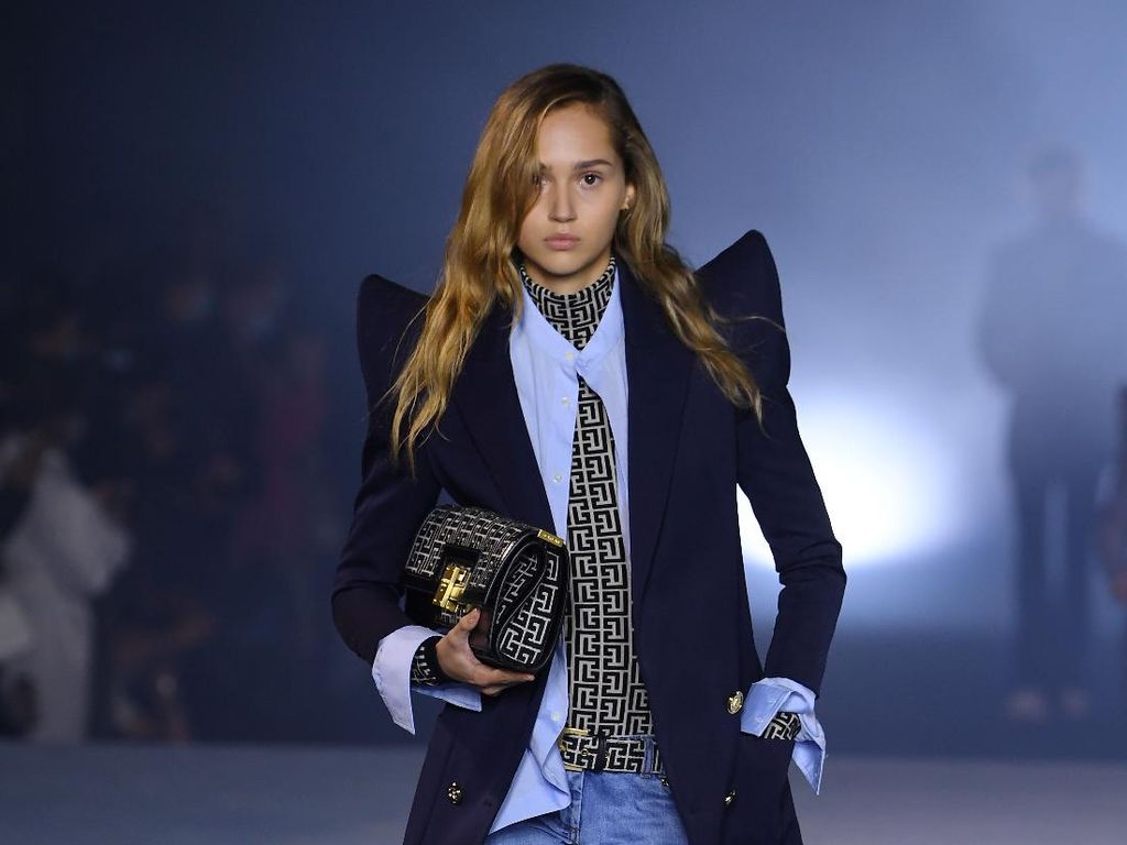 10 Koleksi Terbaru Balmain di Paris Fashion Week 2020 10 Koleksi Terbaru Balmain di Paris Fashion Week 2020