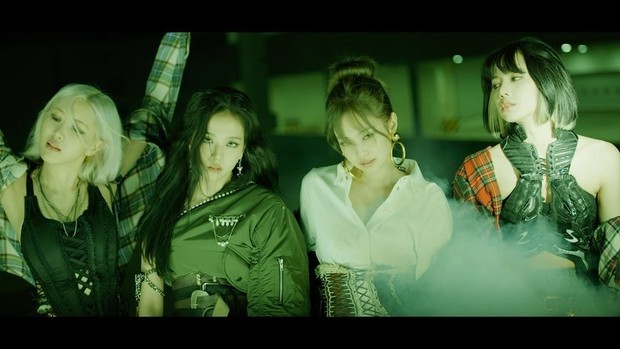 BLACKPINK memamerkan kemampuan akting mereka/instagram.com/sooyaaa_ Tidak hanya memerkan vokal dan rapp yang kuat, dalam video klipnya kali ini keempat anggota BLACKPINK juga memamerkan kemampuan akting mereka.