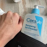 CeraVe Renewing Salicylic Acid Cleanser, Ampuh Atasi Jerawat Membandel