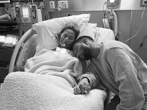 Chrissy Teigen Keguguran, Kenali 5 Makanan Penyebab Keguguran Ibu Hamil Chrissy Teigen Keguguran, Kenali 5 Makanan Penyebab Keguguran Ibu Hamil